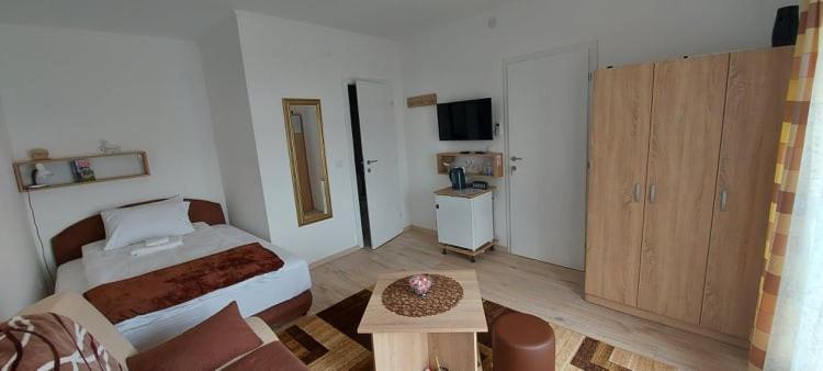 Fenix Apartment & Rooms Vinci Kültér fotó