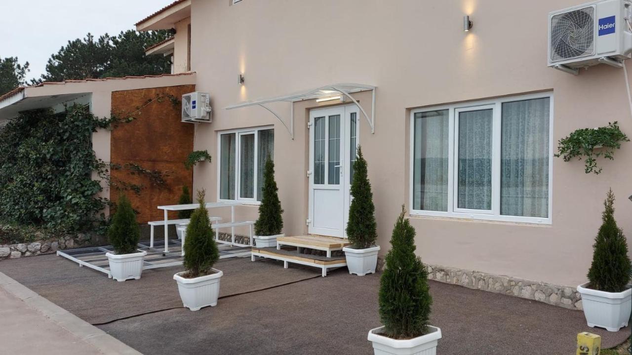 Fenix Apartment & Rooms Vinci Kültér fotó
